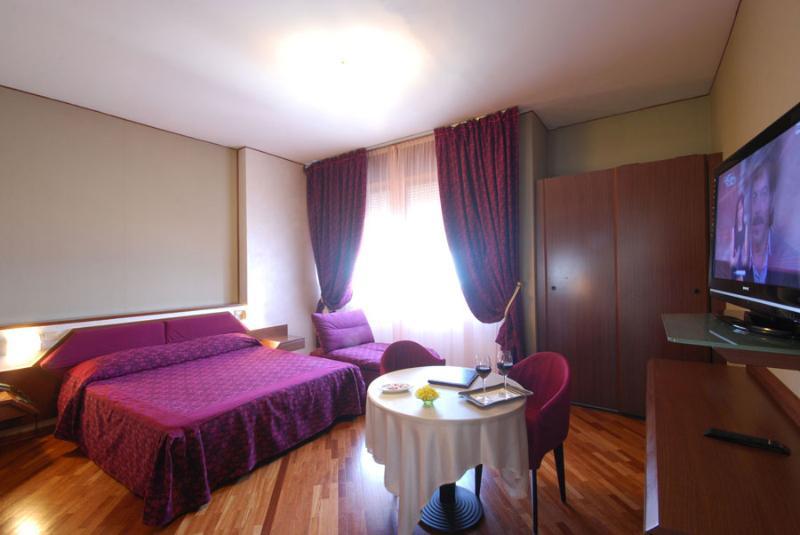 Hotel Bristol 페자로 외부 사진